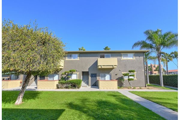 Country Apartments 1486 Broadway F Chula Vista Ca Rentcafé Beautiful Landscaping