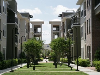 6760 Windhaven Pkwy 1-2 Beds Apartment, Townhouse for Rent - Photo Gallery 3