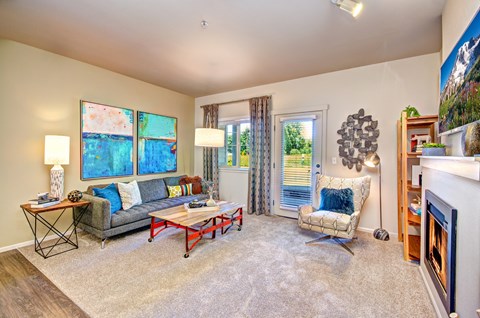 Living Room with Nine Foot Ceilings at The Arbors at Edgewood Apartments, Edgewood, Washington