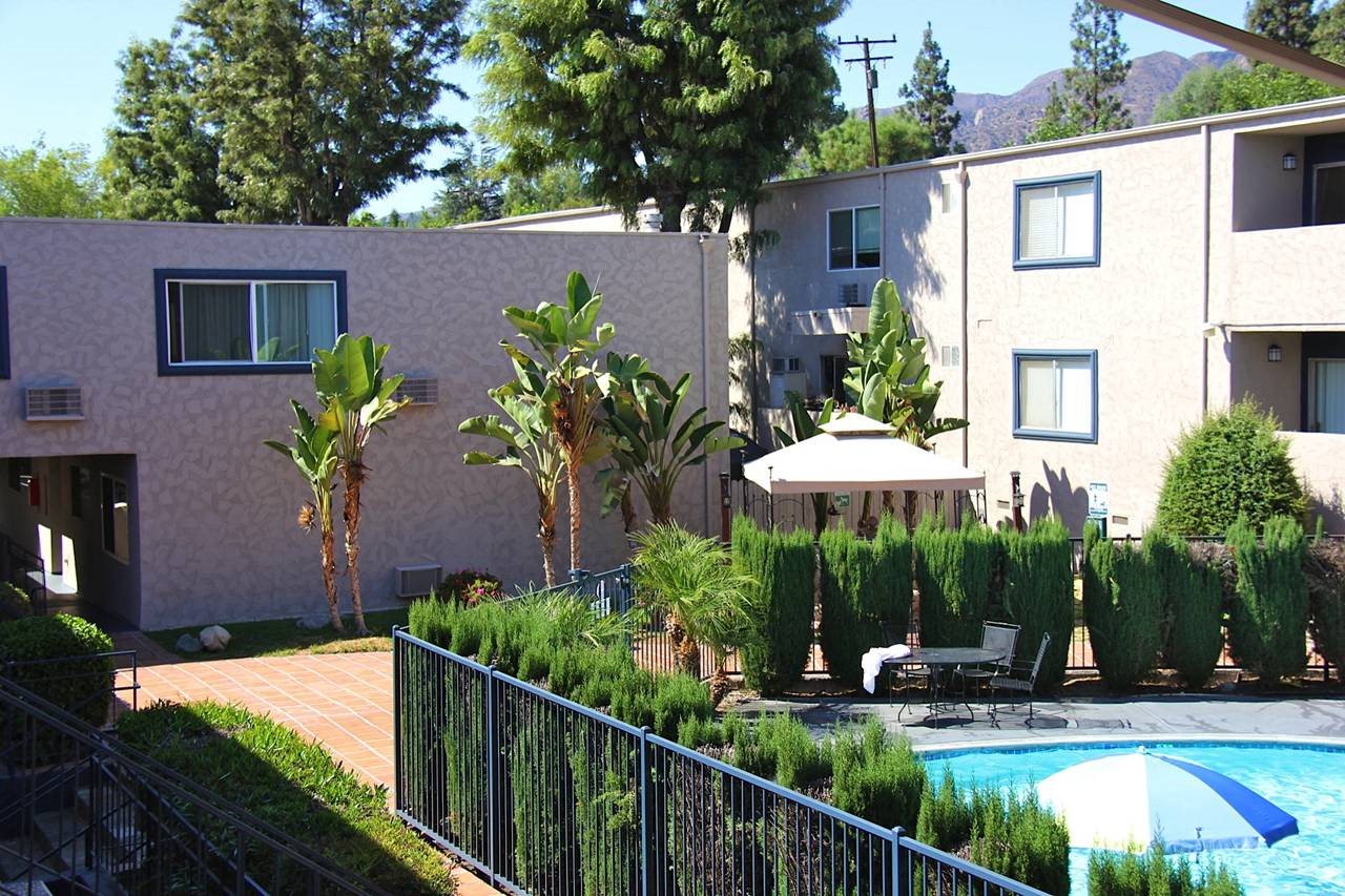 Americana La Crescenta | Apartments in La Crescenta, CA