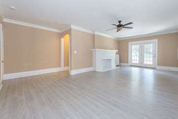 St. Regis 3 Bedroom Apartments - Photo Gallery 2