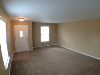 2511 Woodfield Blvd 3 Beds House for Rent - Photo Gallery 4