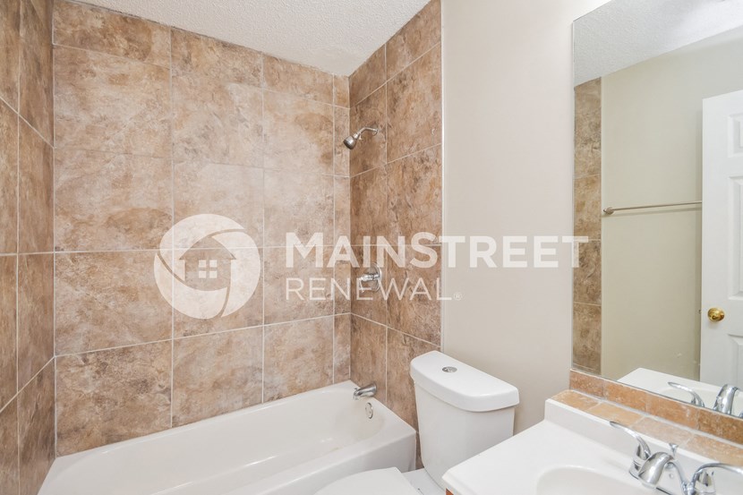 renovated bathroom for sale on the street µe??