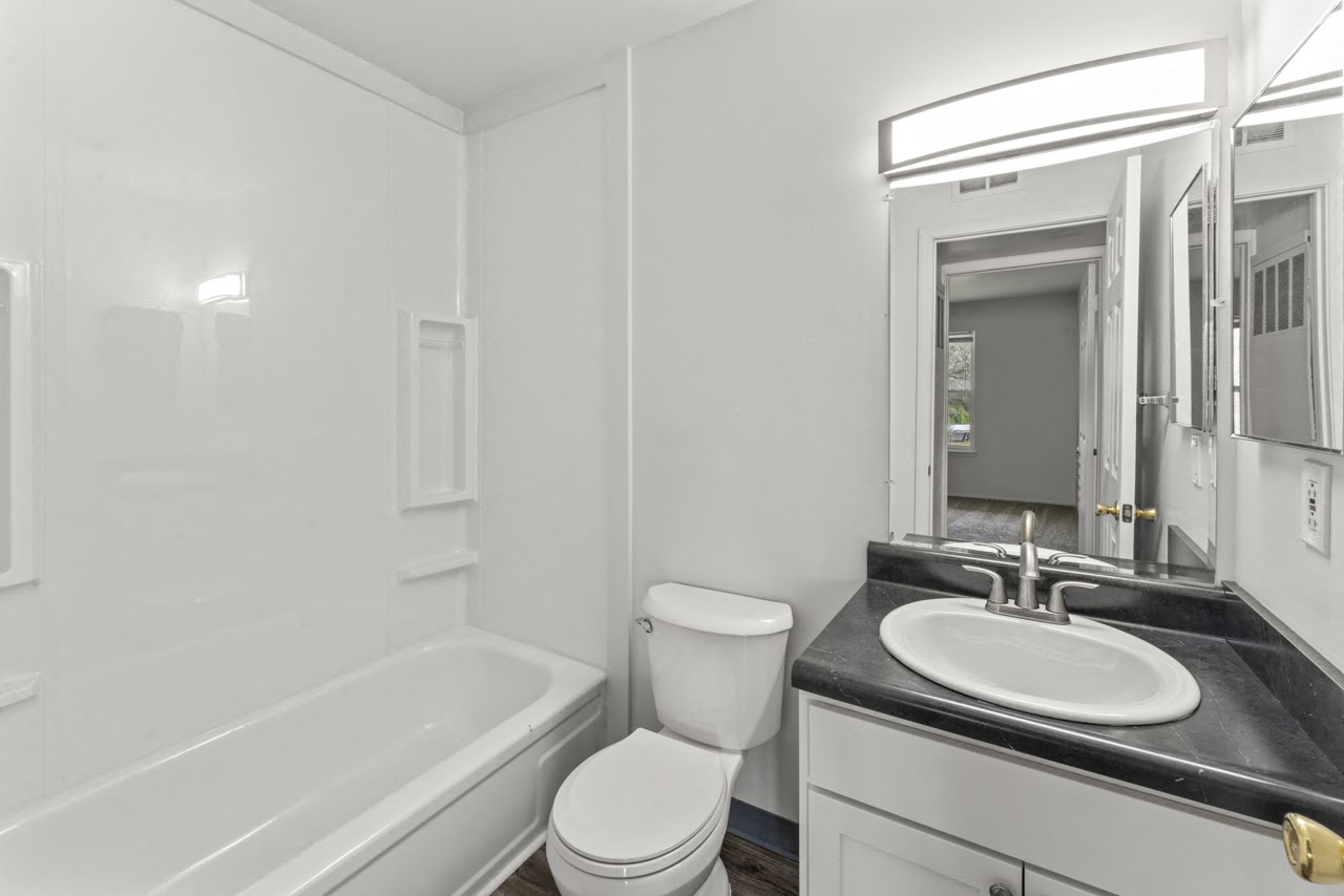 Apple Creek 1 BR 1 Ba