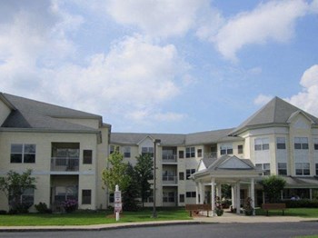 1700 Cedarwood Drive 1-2 Beds Apartment, Townhouse for Rent - Photo Gallery 5