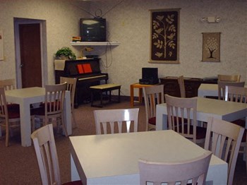 35150 W. 8 Mile Rd. 1-2 Beds Apartment, Townhouse for Rent - Photo Gallery 4