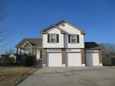 1602 Fairway Ct 3 Beds Apartment for Rent