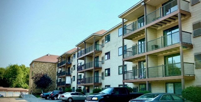 Exterior at Rainbow Plaza, Anoka, MN