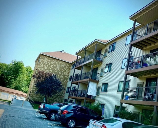 Exterior View at Rainbow Plaza, Anoka, 55303