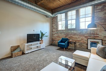 550 W. Western Ave 1-3 Beds Apartment for Rent - Photo Gallery 4