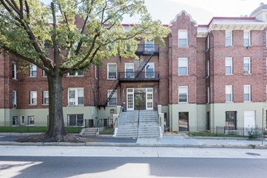 61 Rhode Island Ave NE 3 Beds Apartment for Rent Photo Gallery 1