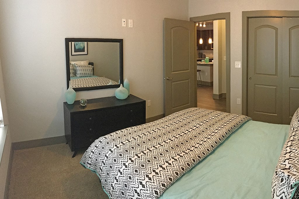 apartments in conroe with carpet in bedroom