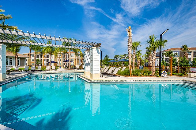 The Alexander at Countryside Pool