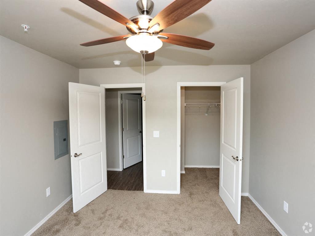 Bedroom with Walk-in Closet