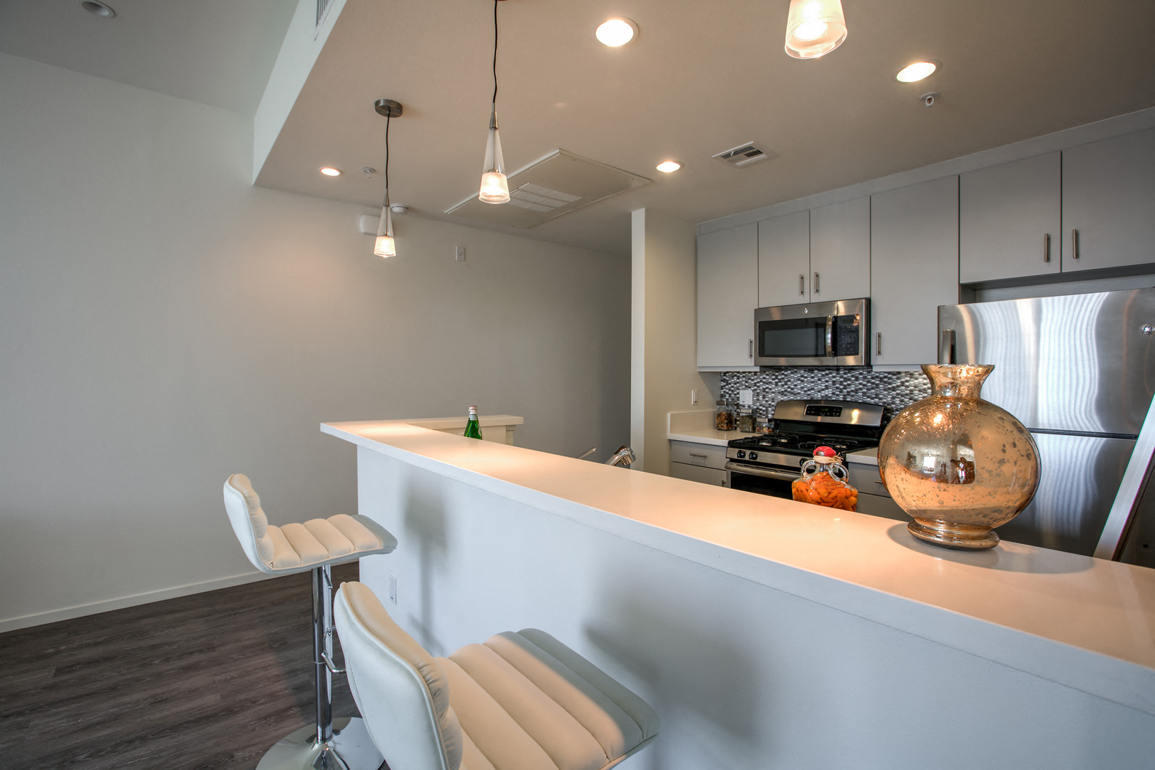 300 N Central Ave 1-3 Beds Apartment for Rent Photo Gallery 15