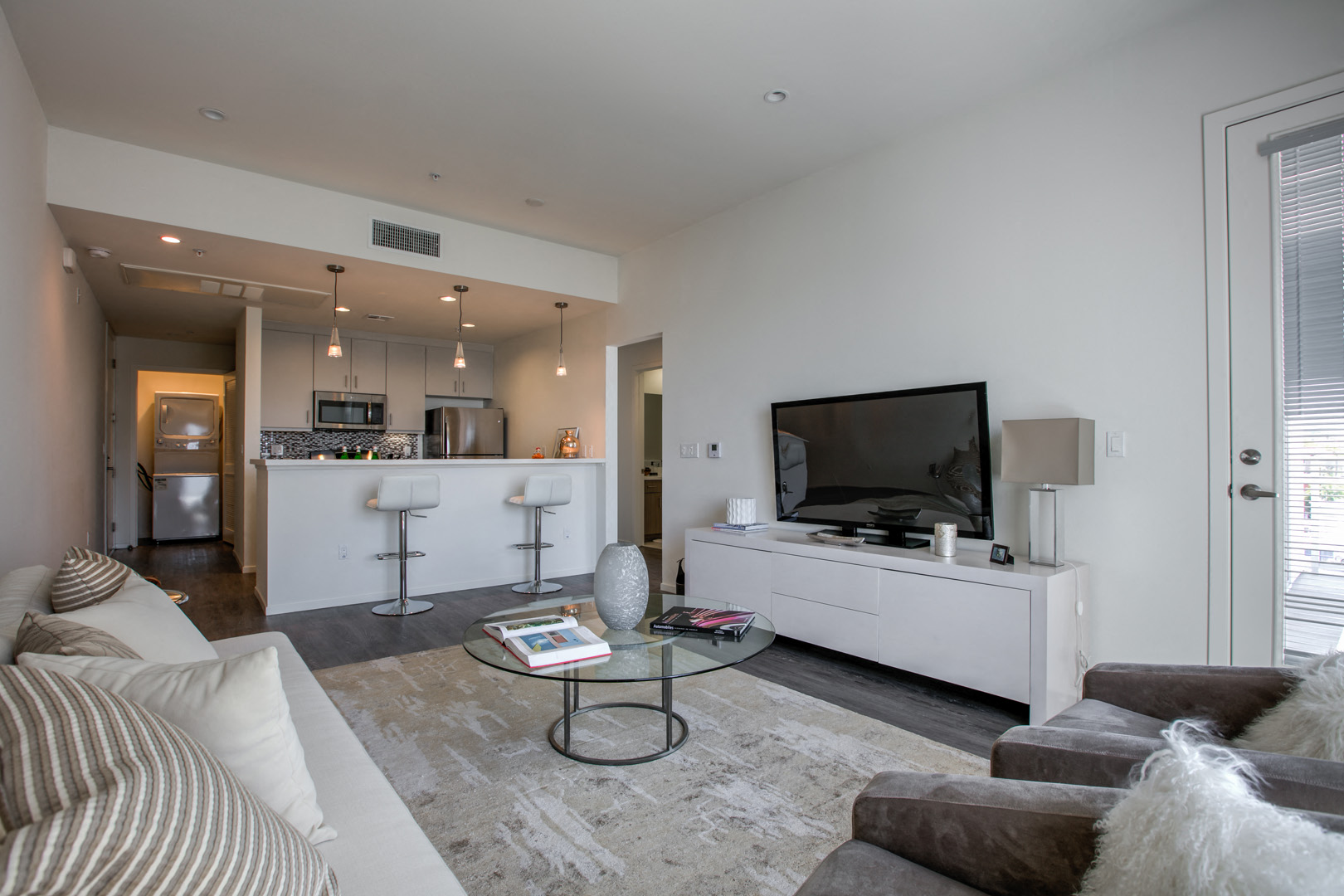 300 N Central Ave 1-3 Beds Apartment for Rent Photo Gallery 16