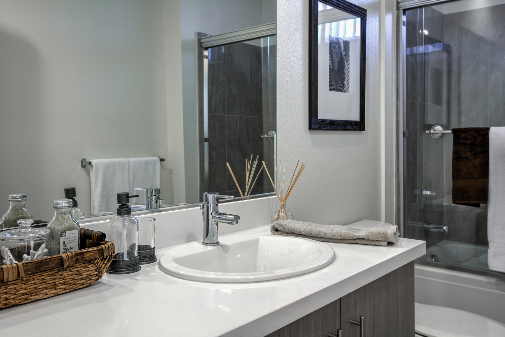 300 N Central Ave 1-3 Beds Apartment for Rent Photo Gallery 17