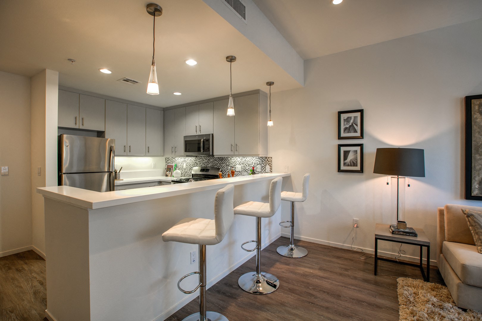 Modern Kitchen with Breakfast Bar, at Legendary Glendale Apartments, CA 91203