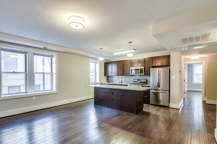 2426 19th Street NW 1-2 Beds Apartment for Rent - Photo Gallery 1