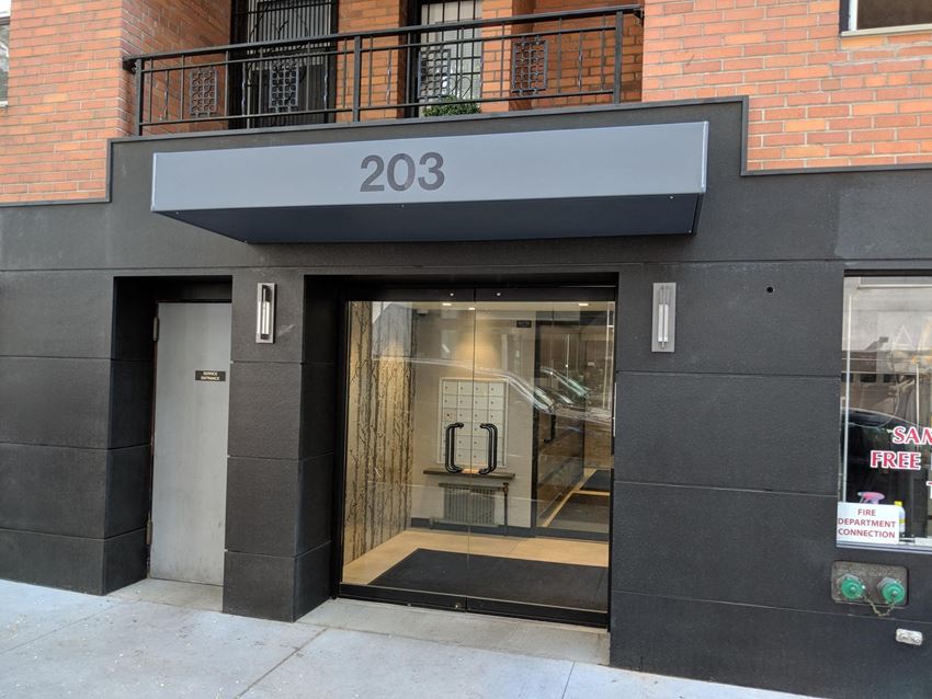 203 E 74th St 1-3 Beds Apartment for Rent - Photo Gallery 1