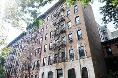 332 E 18Th St 2-4 Beds Apartment for Rent
