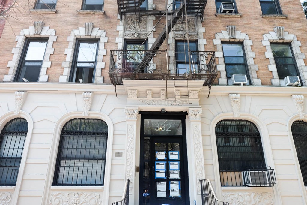 the building in which the apartment is located