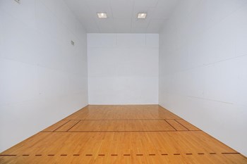 6219 Waterford Hills Dr 1-2 Beds Apartment for Rent - Photo Gallery 4