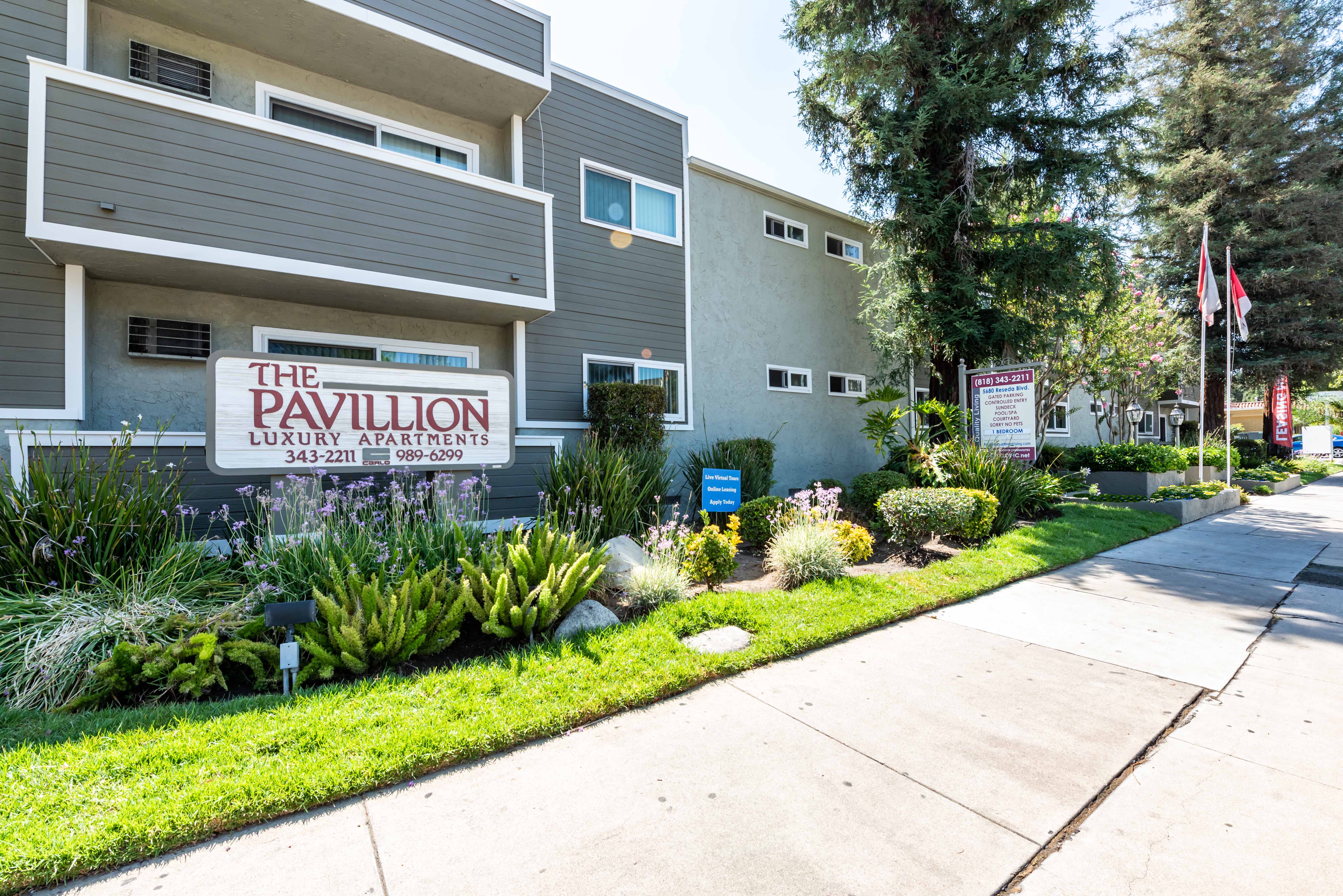 The Pavillion Apartments - Tarzana