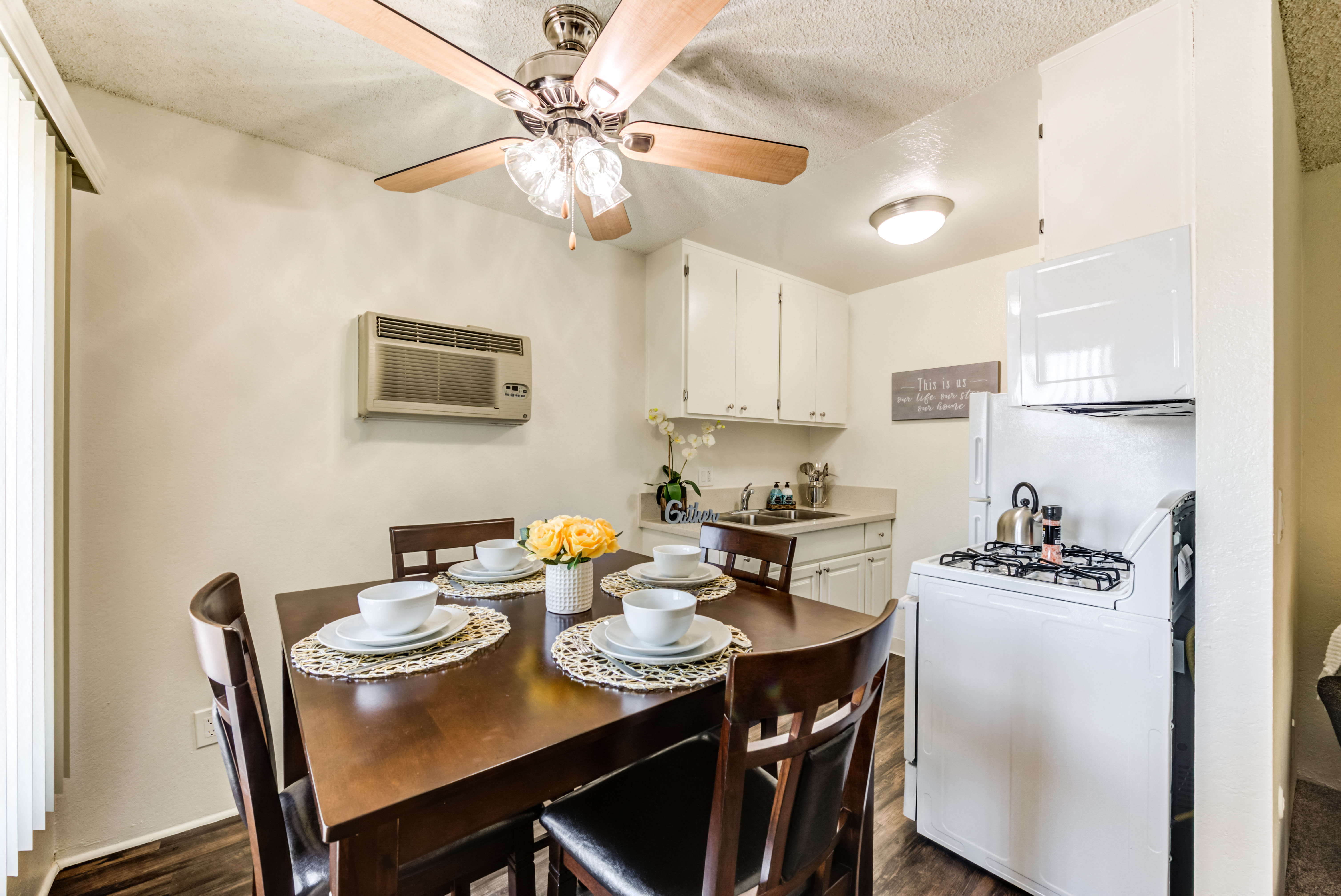 1 Bedroom / Studio apartments in Van Nuys