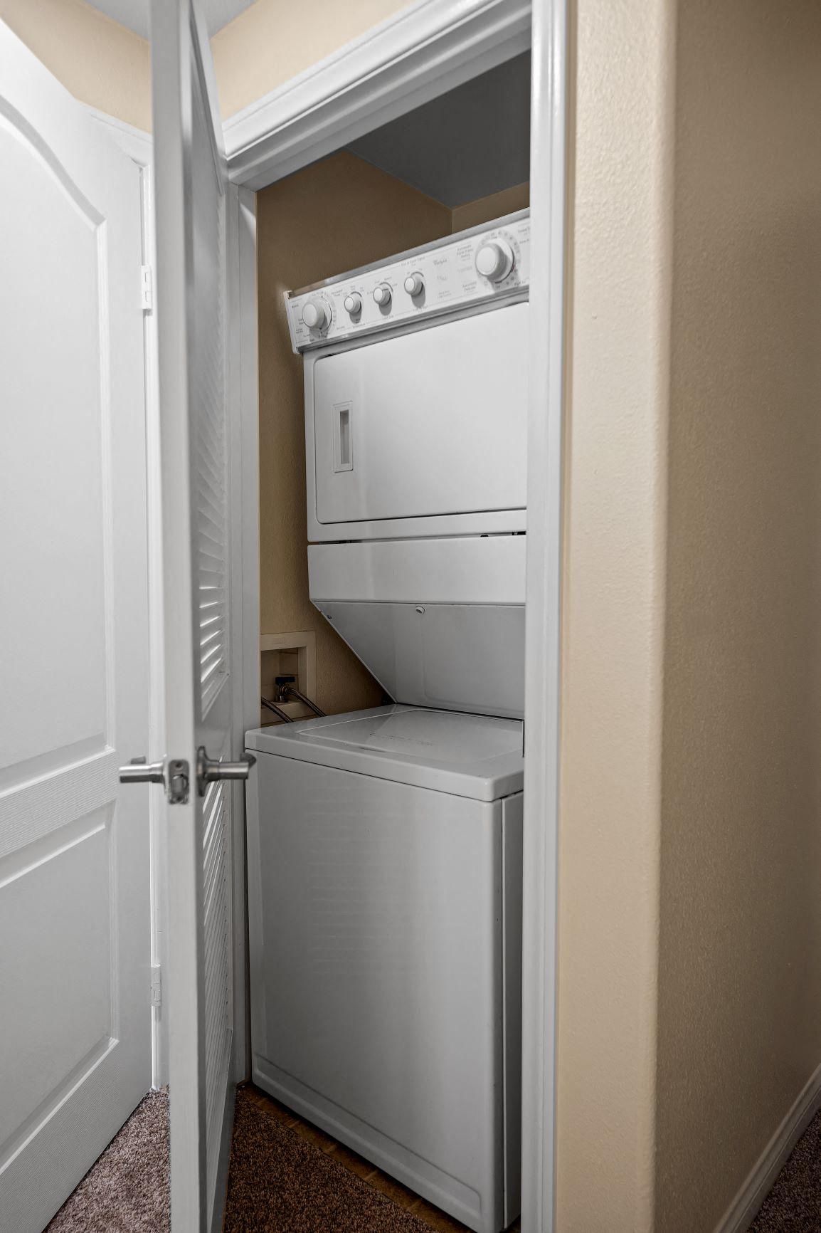 Washer and Dryer at the Villagio Apartment in Northridge, CA.