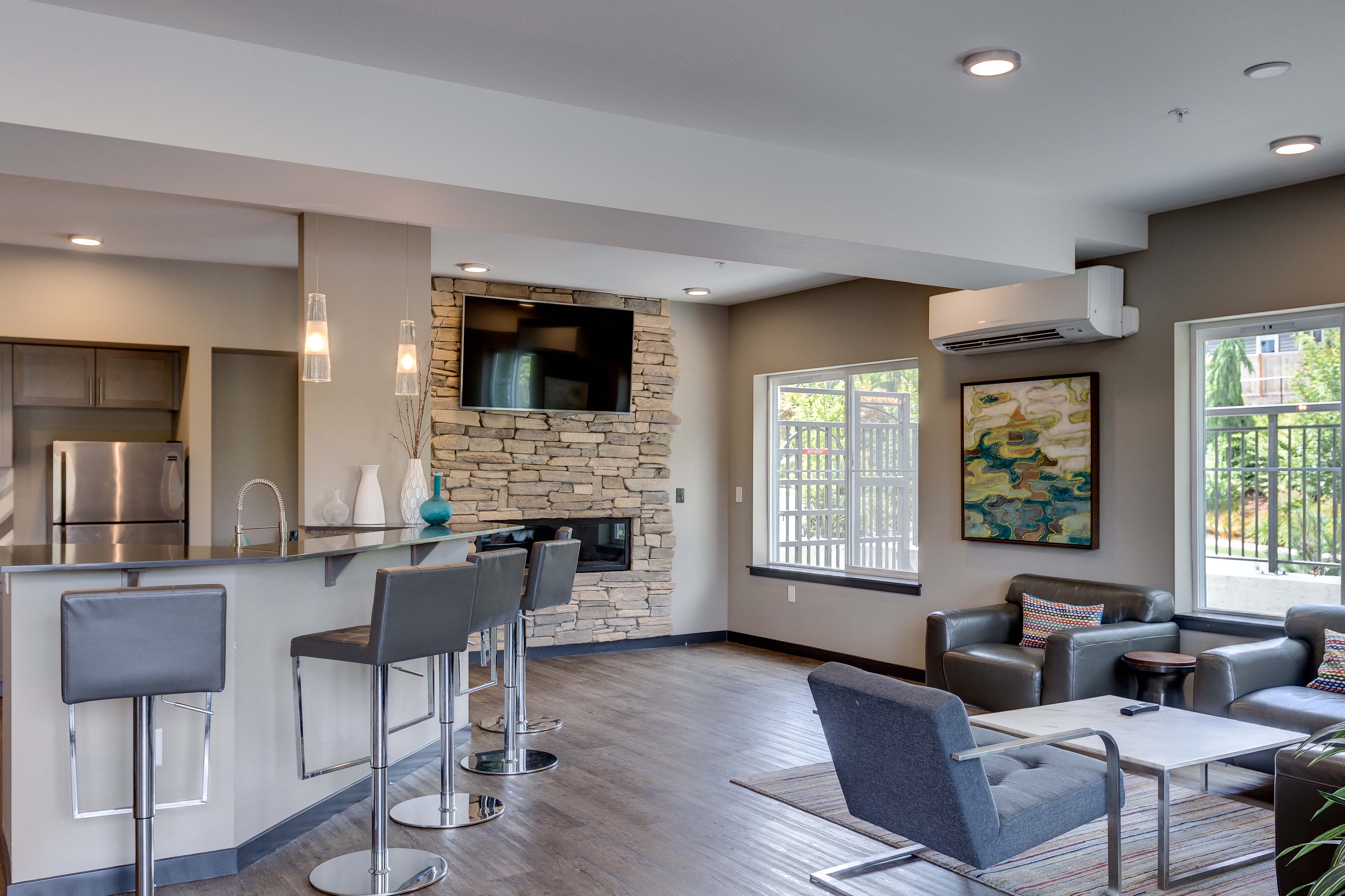 the preserve at ballantyne commons living room and kitchen