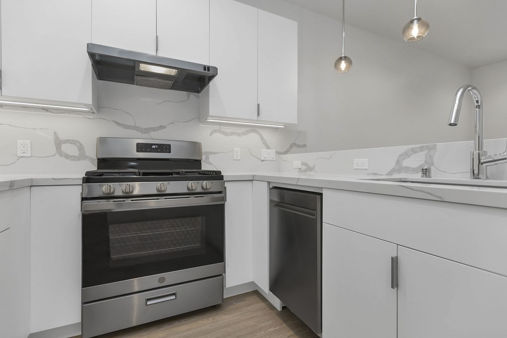 1424 Valencia Street Studio Apartment for Rent - Photo Gallery 4