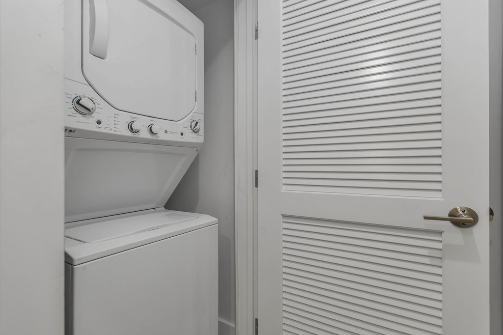 1424 Valencia Street Studio Apartment for Rent - Photo Gallery 5