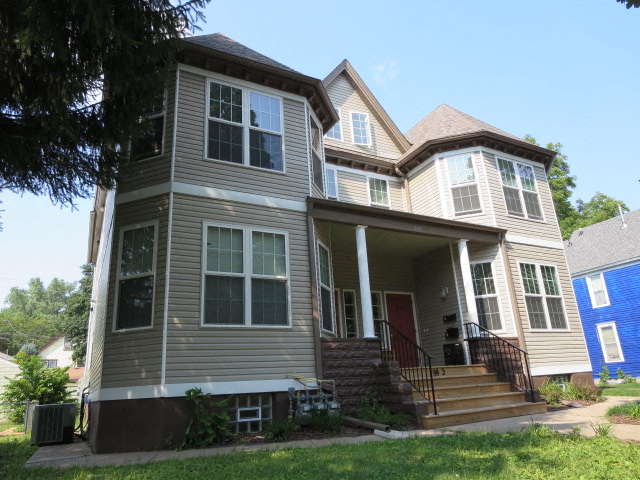 749 University Ave 4 Beds Apartment for Rent