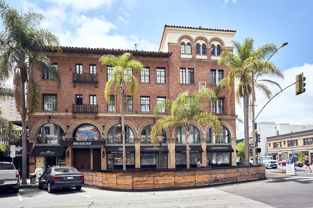 the building in which the hotel is located