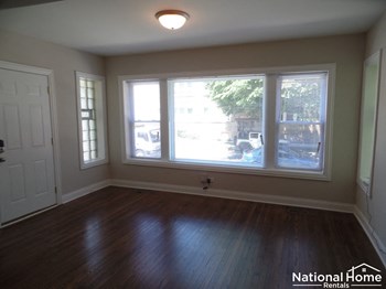 4319 W Roscoe St Unit 1 2 Beds House for Rent - Photo Gallery 2