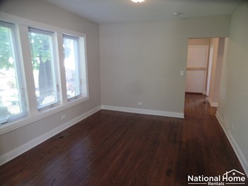 4319 W Roscoe St Unit 1 2 Beds House for Rent - Photo Gallery 3