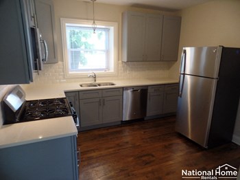 4319 W Roscoe St Unit 1 2 Beds House for Rent - Photo Gallery 5