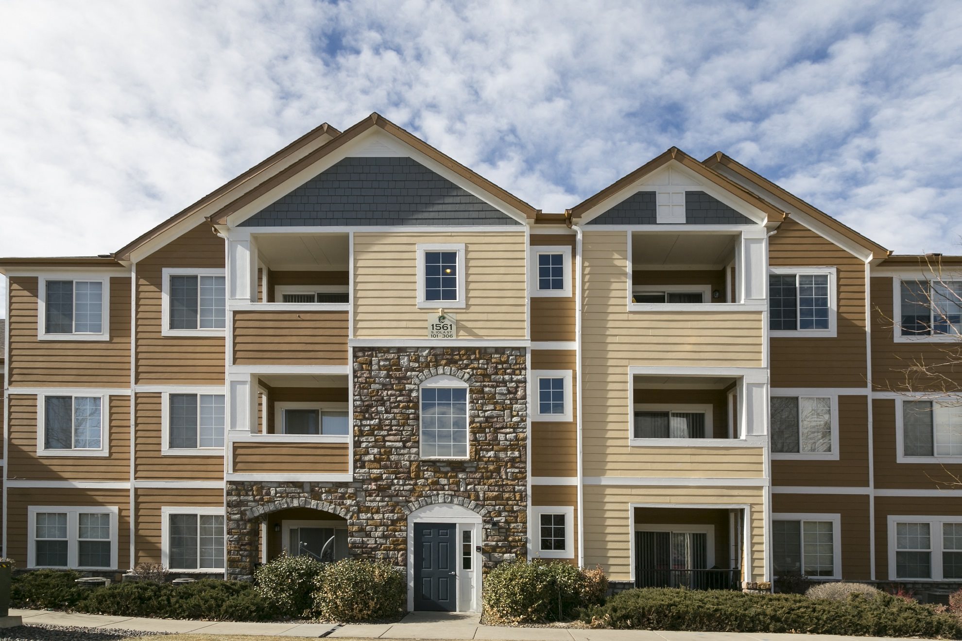 Modern Apartments In Aurora On with Simple Decor