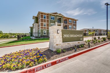 2900 Broadmoor Dr 1-4 Beds Apartment for Rent Photo Gallery 1