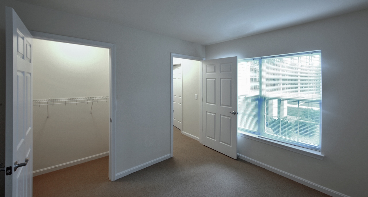 Cambridge Commons is a similar property to Altair Apartments located in Cambridge