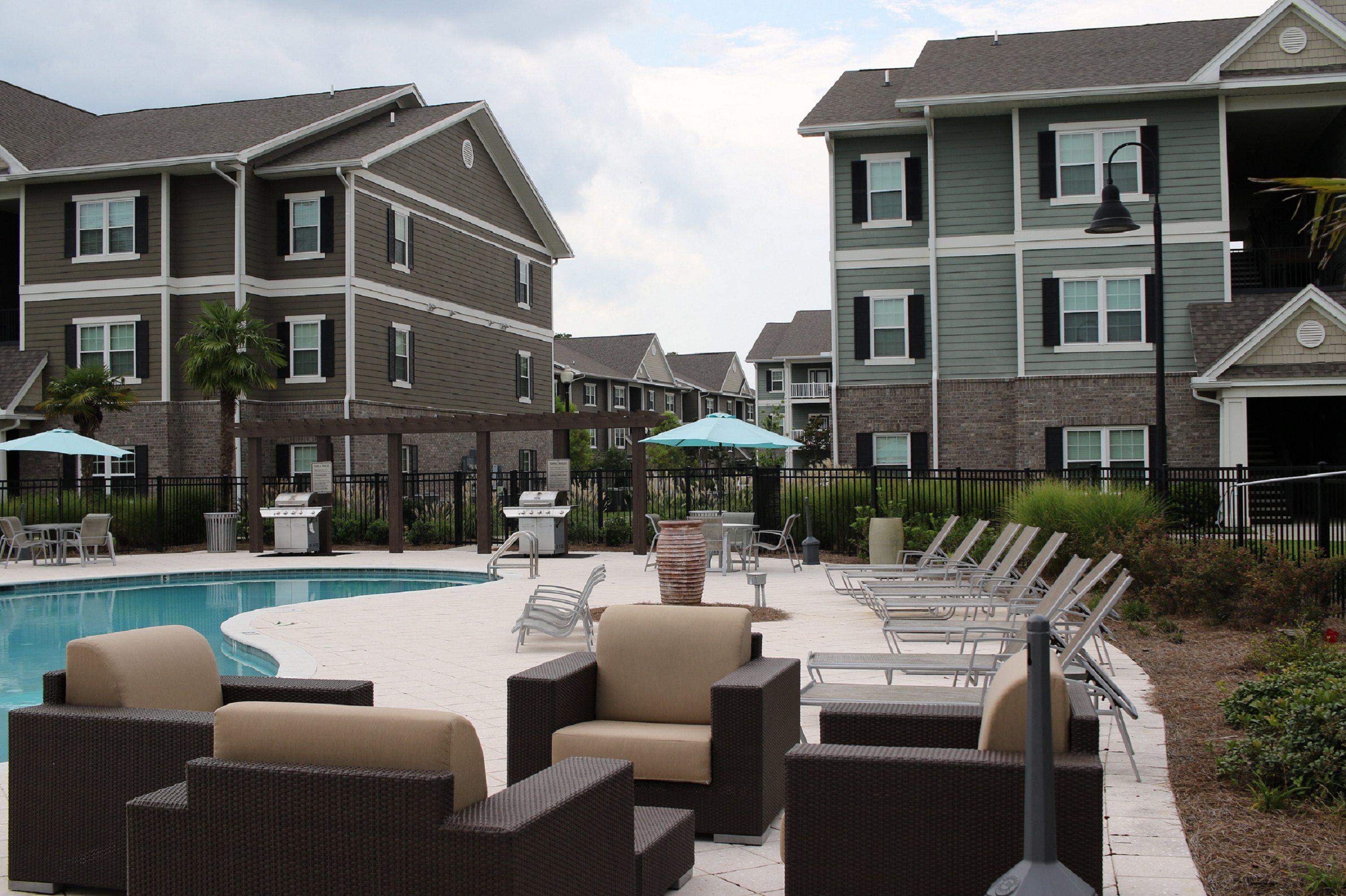 Parkside At Cottage Hill Apartments In Mobile Al Furnished Pool Area