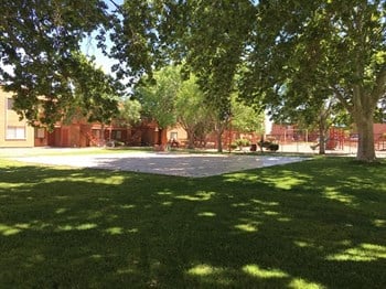 100 Golf Links Studio-2 Beds Apartment for Rent - Photo Gallery 5