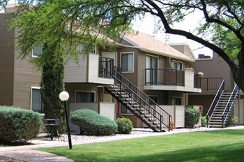 4250 E Foothills Drive 1-2 Beds Apartment for Rent - Photo Gallery 5