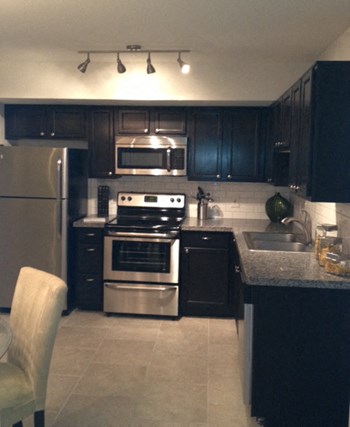 2875 E 6th Street 2-4 Beds Apartment for Rent - Photo Gallery 5