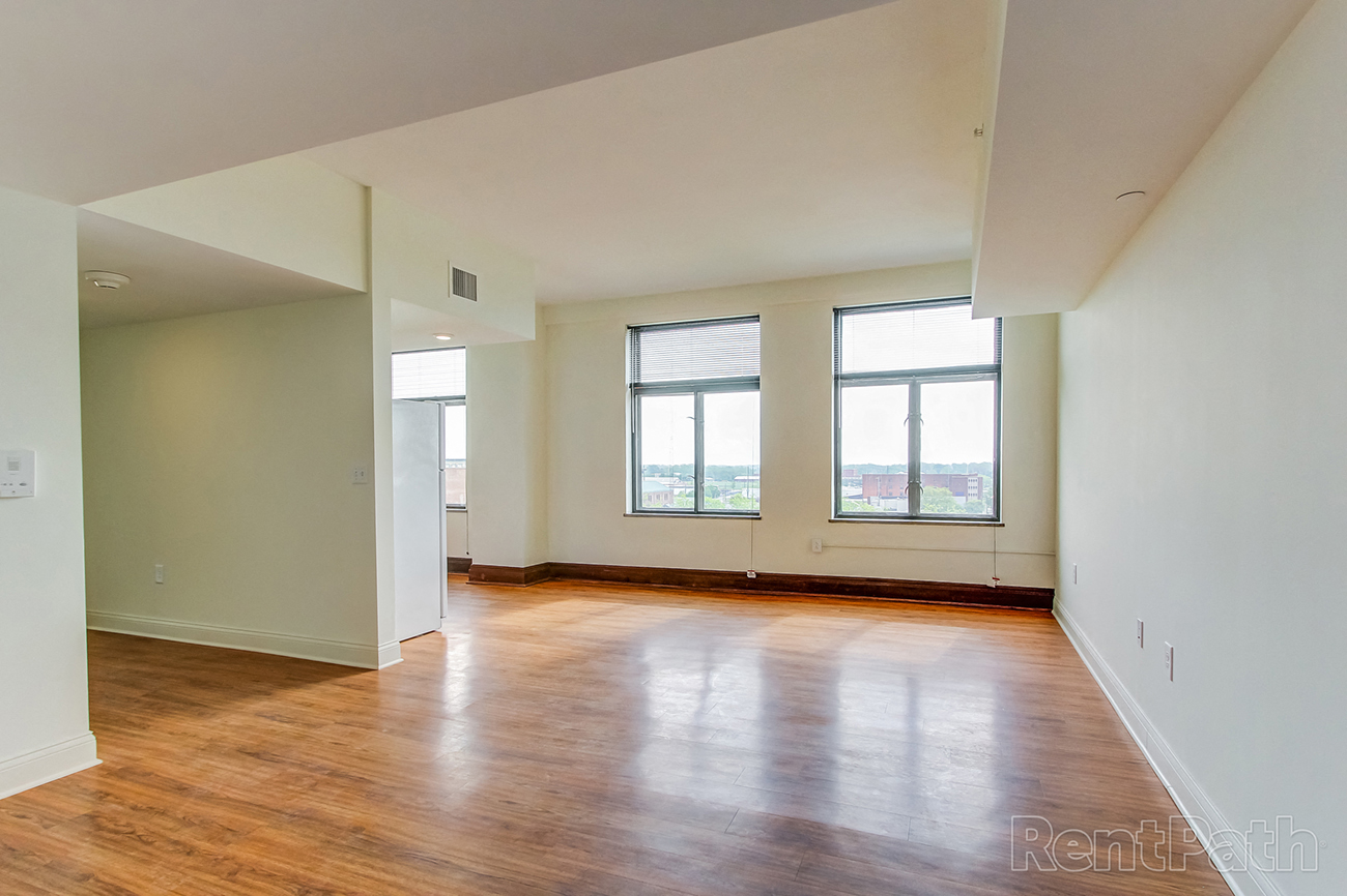 Floor plan 1 living room