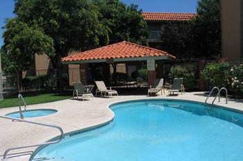 500 S. Carmichael Studio-2 Beds Apartment for Rent - Photo Gallery 5