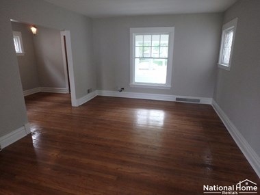 834 North Austin Boulevard 3 Beds House for Rent Photo Gallery 1