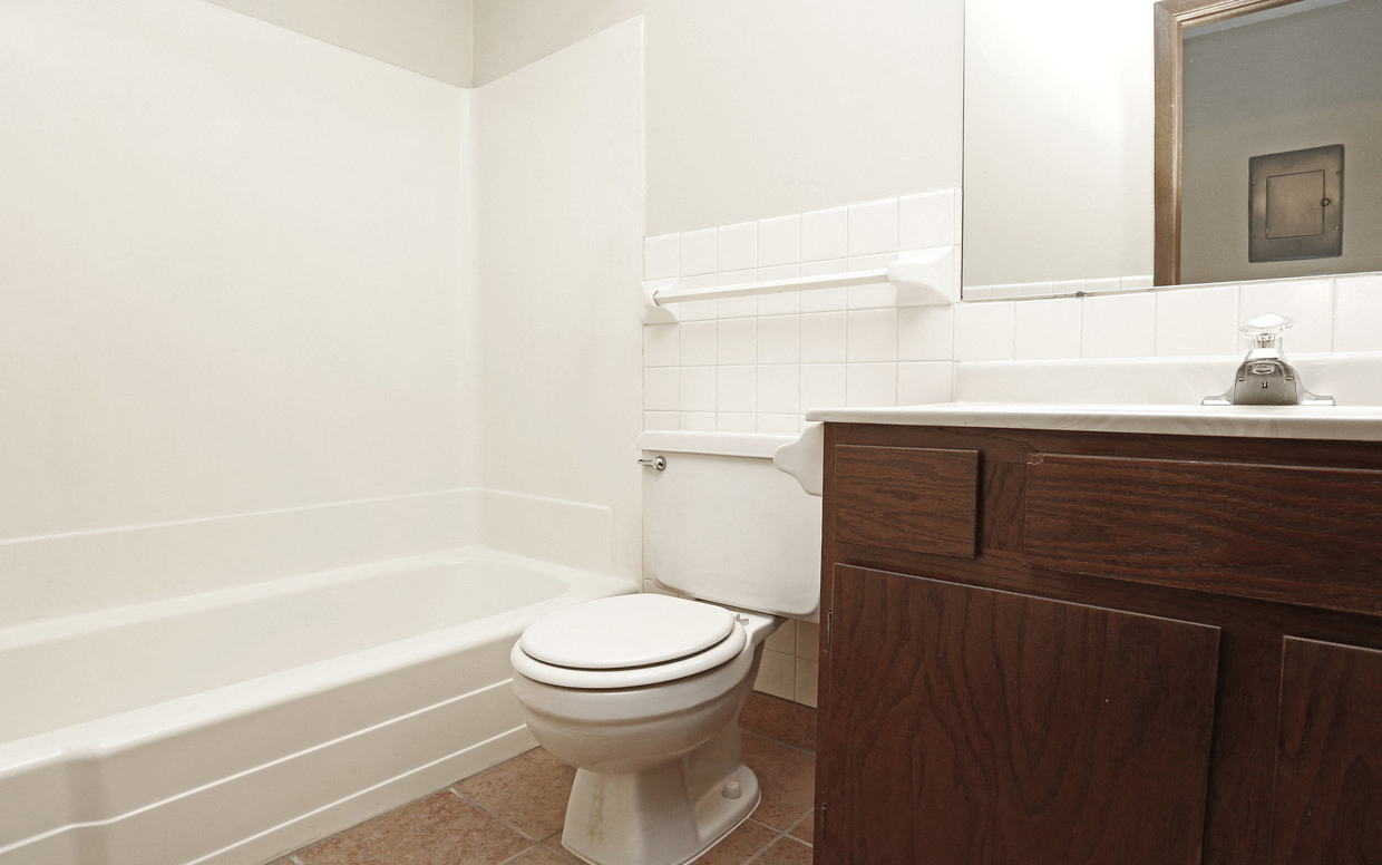 Sunrise Courts Apartments tiling bedroom