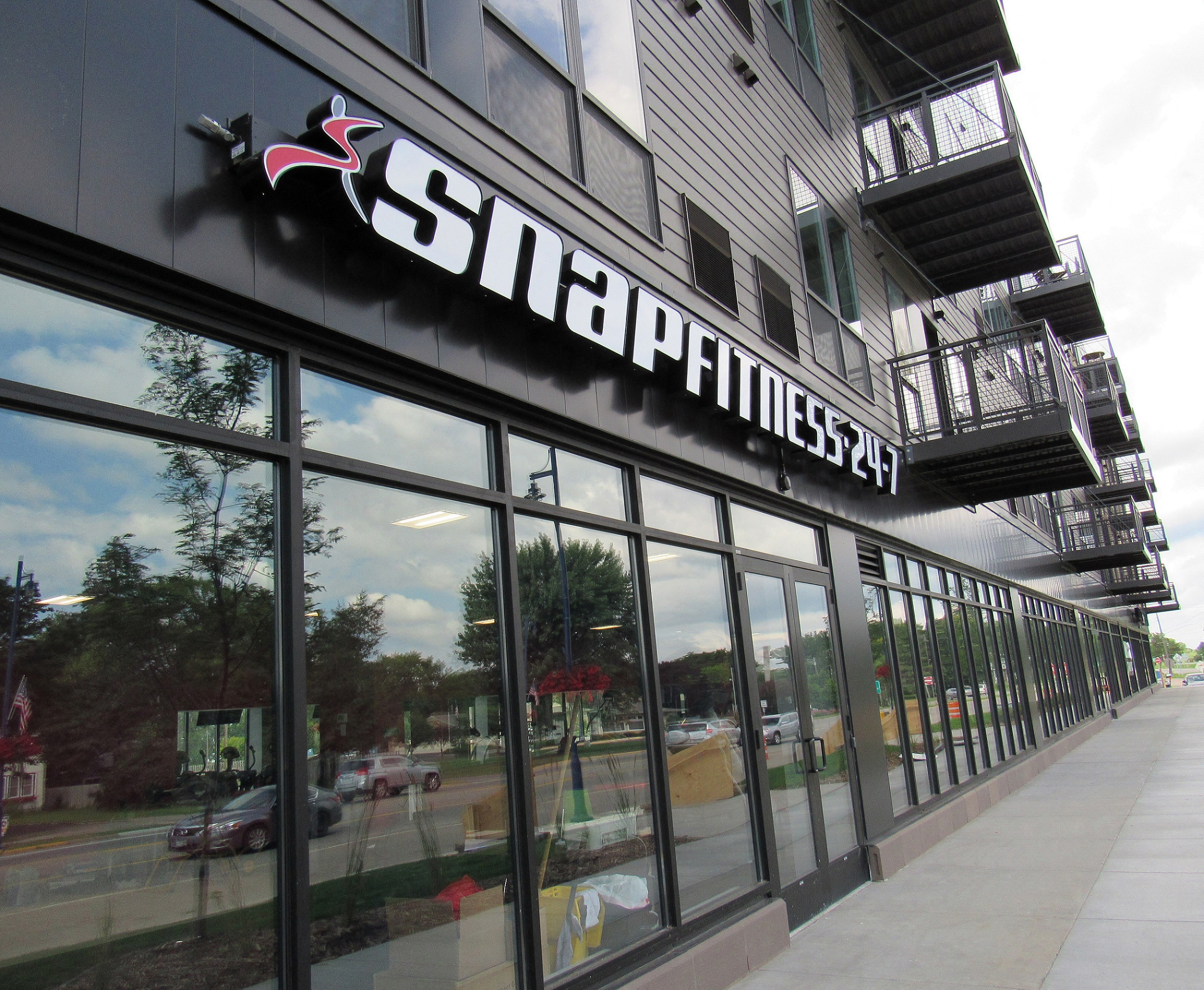 lighthouse loft residents free snap fitness membership